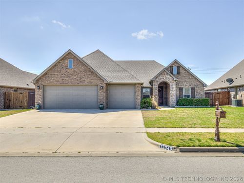 13040 E 137th Street N, Collinsville, OK, 74021 | Card Image