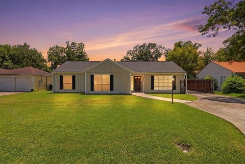2801 Berry Ave, Groves, TX, 77619-3407 | Card Image