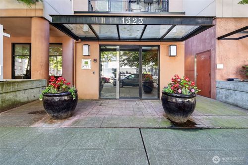 412-1323 Boren Ave, Seattle, WA, 98101-3713 | Card Image