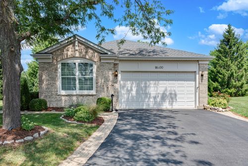 16400 Grandwood Lake Dr, Crest Hill, IL, 60403-0764 | Card Image