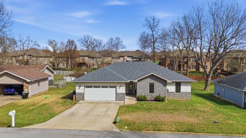 5604 S Honeysuckle Ln, Battlefield, MO, 65619-9787 | Card Image