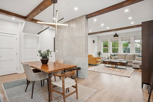 933 Mclean Dr, Vancouver, BC, V5L3N1 | Card Image