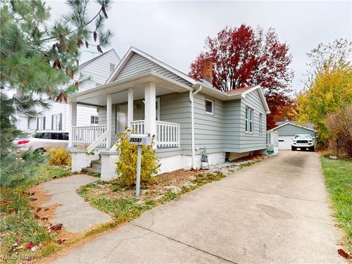 26581 Oriole Ave, Euclid, OH, 44132-1426 | Card Image