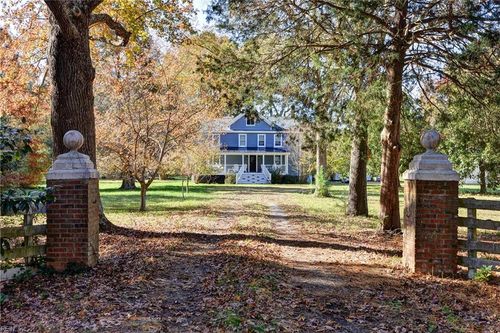 6040 New Point Comfort Hwy, Port Haywood, VA, 23138-2044 | Card Image