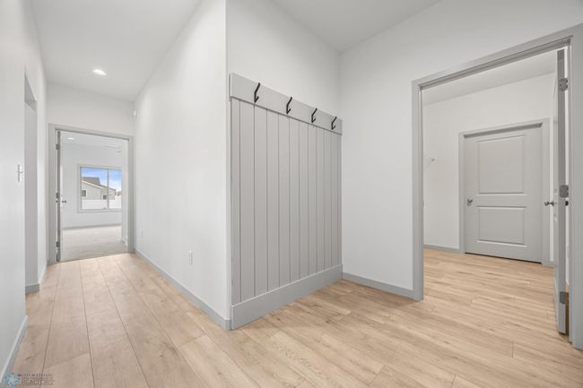 Garage Entry | Image 16