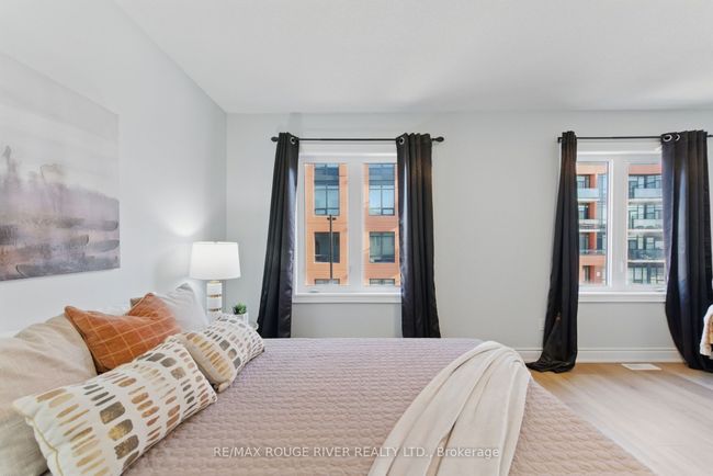 4 Prospect Way, House attached with 3 bedrooms, 3 bathrooms and 1 parking in Whitby ON | Image 39