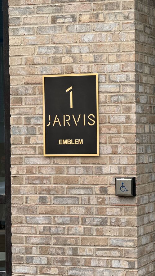 1208-1 Jarvis St, Hamilton, ON, L8R3J2 | Card Image