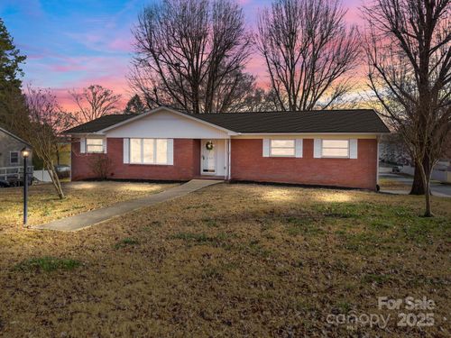 304 E 2nd St, Oakboro, NC, 28129-7703 | Card Image