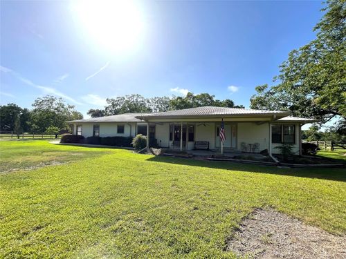 841 Joiner Rd, La Grange, TX, 78945-3617 | Card Image