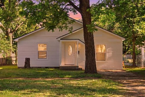 1813 W Dakota Ave, Chickasha, OK, 73018-2831 | Card Image