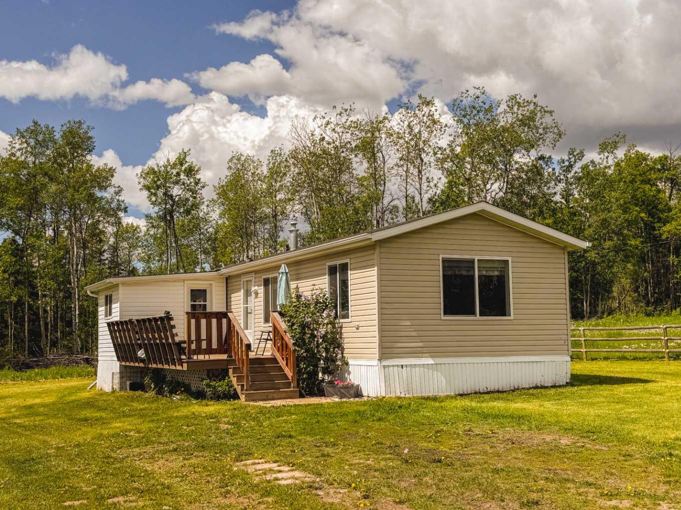Residential in Rural Saddle Hills County 3