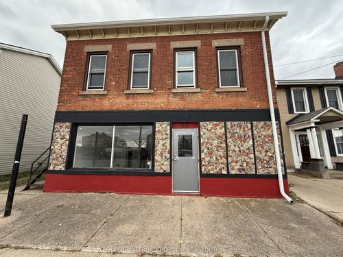 {{alt}} | Card Image