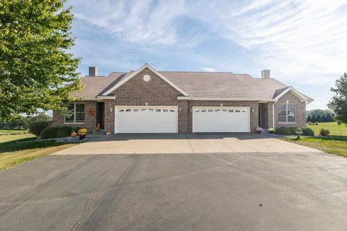 12168 Tama Run Rd, Darlington, WI, 53530-9630 | Card Image