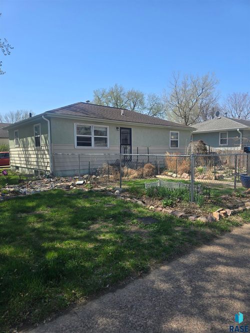 1715 E Mulberry St, Sioux Falls, SD, 57103-0526 | Card Image