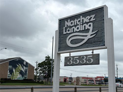 28-3535 Nasa Pkwy, Seabrook, TX, 77586-6415 | Card Image