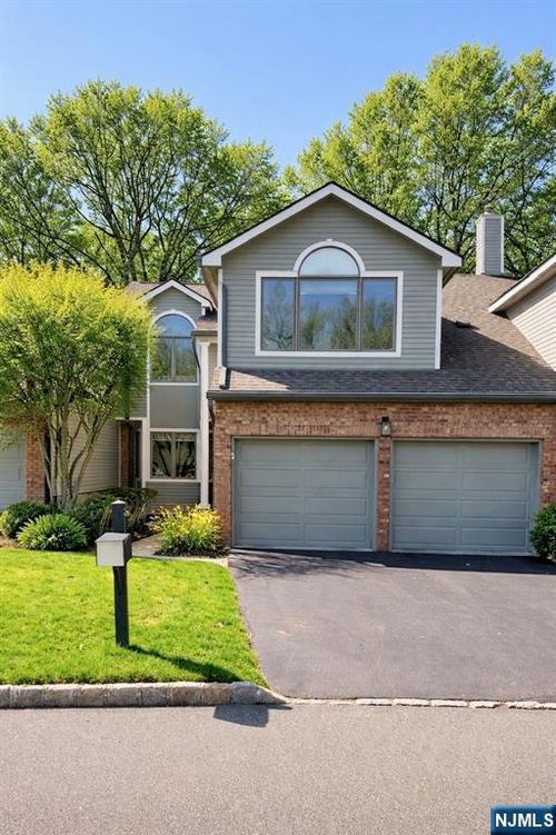 19 Lakeview Dr, Old Tappan, NJ, 07675-7072 | Card Image