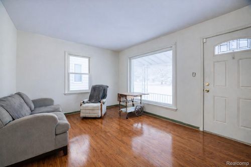 2209 Progress Ave, Lincoln Park, MI, 48146-2554 | Card Image