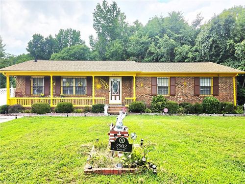 2902 Moser Rd, Greensboro, NC, 27406-5913 | Card Image