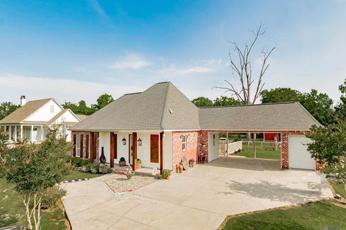 8918 Singleton Rd, Port Allen, LA, 70767-5084 | Card Image
