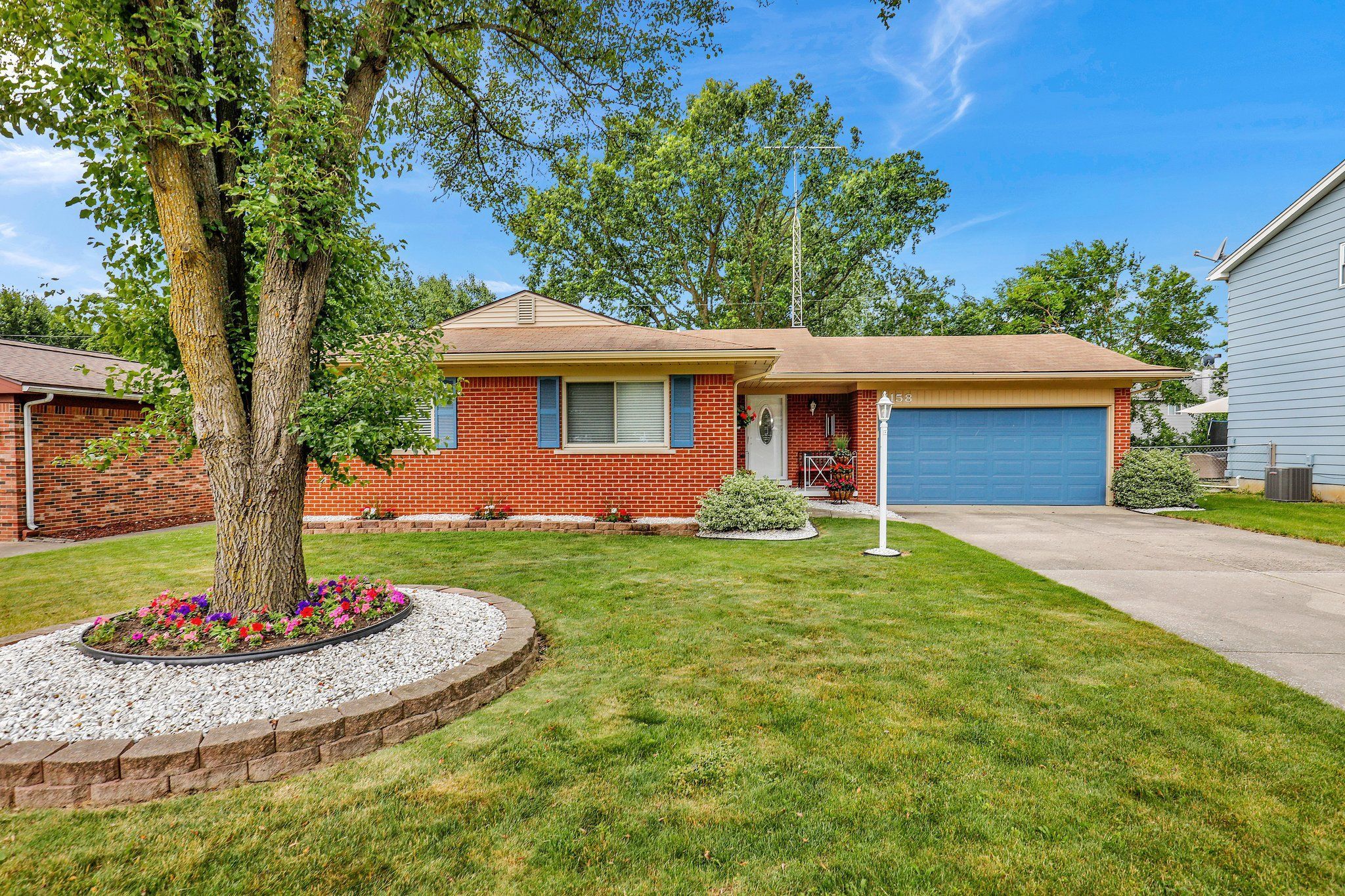 Spinning Wheel Dr, Grand Blanc, MI 48439