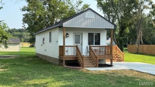 828 Vest Ave, Valley Park, MO, 63088-1940 | Card Image
