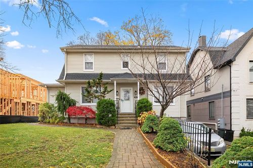 1004 Elm Ave, Ridgefield, NJ, 07657-1004 | Card Image