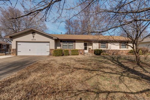 1233 W Highland St, Springfield, MO, 65807-4625 | Card Image