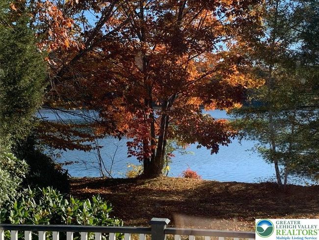 32 Shore Dr, House other with 2 bedrooms, 1 bathrooms and null parking in Tunkhannock PA | Image 27