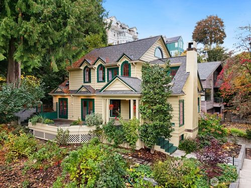 615 36th Ave, Seattle, WA, 98122-6419 | Card Image