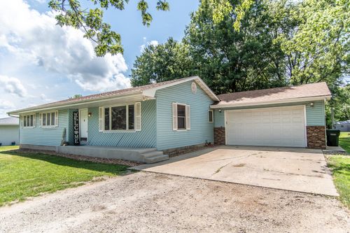 470 N 4th Ave, Coal City, IL, 60416-1226 | Card Image