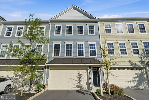 121 Travilah Crest Ter, ROCKVILLE, MD, 20850-3847 | Card Image
