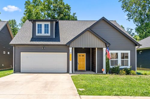 1132 Eagles Nest Ln, Clarksville, TN, 37040-1709 | Card Image