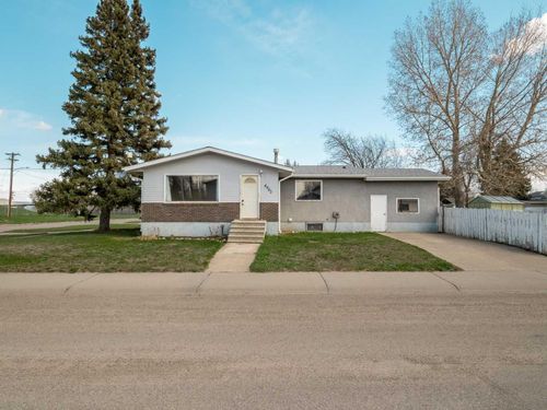 4902 62 Avenue, Home with 4 bedrooms, 2 bathrooms and 2 parking in Taber AB | Card Image