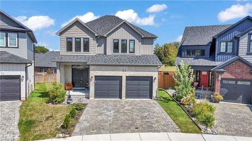 24 Sutherland Cres, Ingersoll, ON, N5C0E3 | Card Image