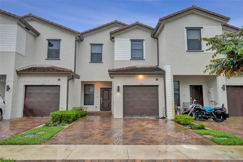 250 Sw 159th Ct, Pembroke Pines, FL, 33027-5061 | Card Image