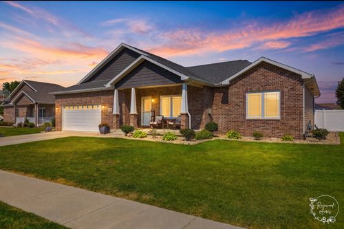 2020 Summerfield Ln, Bourbonnais, IL, 60914-5161 | Card Image