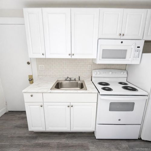 167 Liberty St, Newburgh, NY, 12550-5158 | Card Image