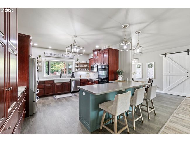 34207 Enos Dr, House other with 5 bedrooms, 5 bathrooms and 2 parking in Halsey OR | Image 9