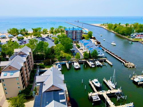 5e-260 Water St, Saint Joseph, MI, 49085-1177 | Card Image