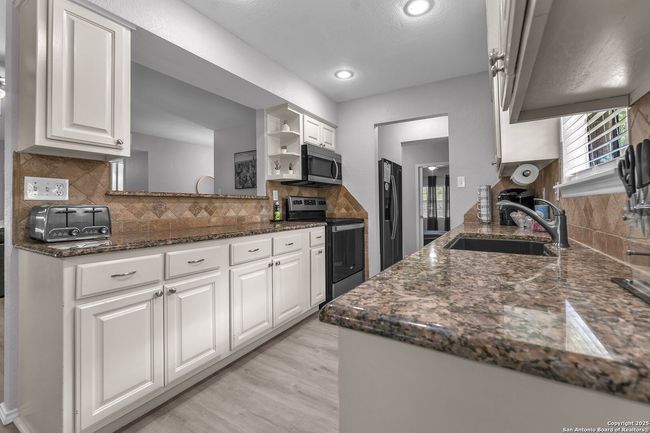 139 Navajo Cir, House other with 3 bedrooms, 1 bathrooms and null parking in Cibolo TX | Image 13
