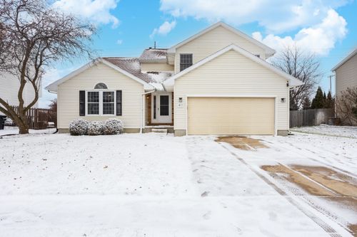 411 Beacon Circle, Bloomington, IL, 61704 | Card Image