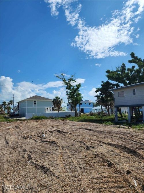 7910 Buccaneer Dr, FORT MYERS BEACH, FL, 33931-5006 | Card Image