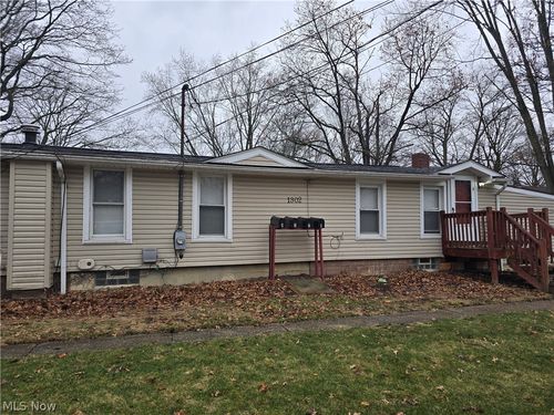 1302 Walnut St, Kent, OH, 44240-4700 | Card Image