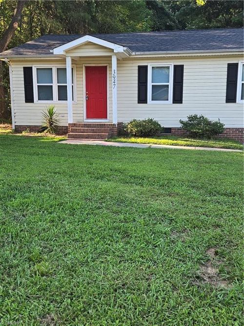 3947 Eastland Ave, Greensboro, NC, 27401-4601 | Card Image
