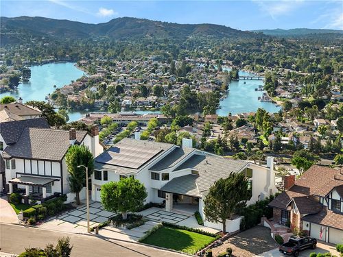 32075 Canterhill Pl, Westlake Village, CA, 91361-4817 | Card Image