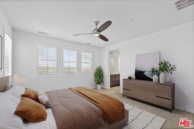 20650 Huntley Way, Condo with 4 bedrooms, 3 bathrooms and 4 parking in Santa Clarita CA | Image 6