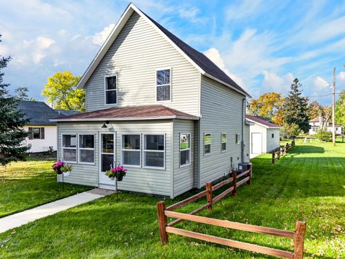 207 4th St Ne, Crosby, MN, 56441-1637 | Card Image