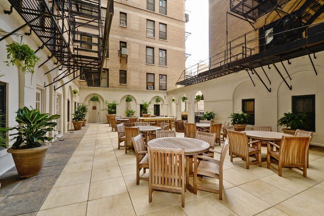 APT-11D - 3100 N Sheridan Rd, Condo with 3 bedrooms, 2 bathrooms and null parking in Chicago IL | Image 24