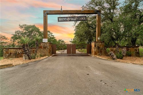 35 Pr 2533, Mico, TX, 78056 | Card Image