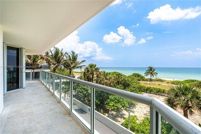 3B - 8925 Collins Ave, Condo with 2 bedrooms, 2 bathrooms and null parking in Surfside FL | Image 1